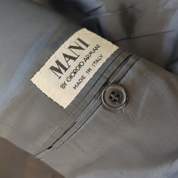 VINTAGE Mani by Giorgio Armani Tuxedo - Picture 7 of 15